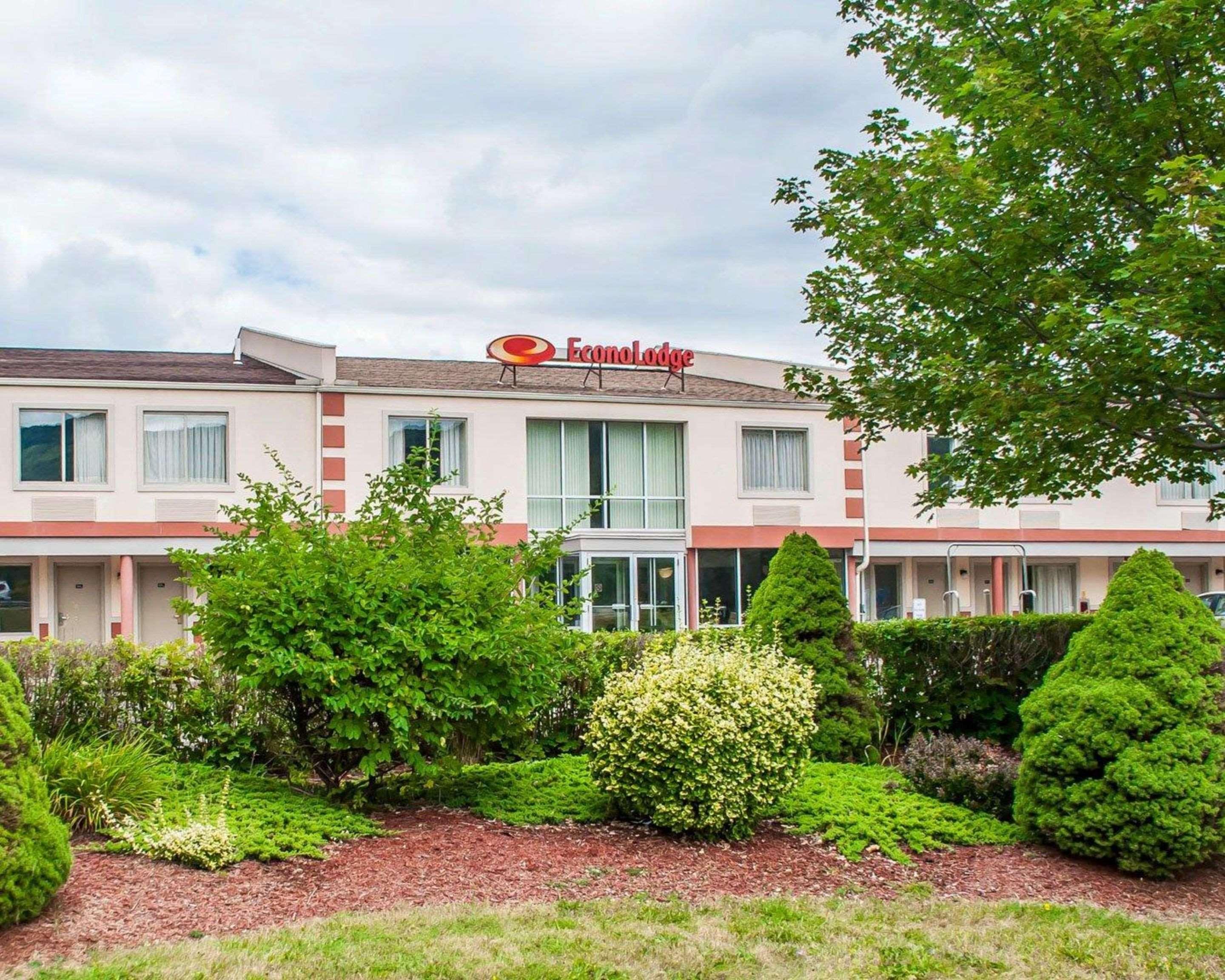 Econo Lodge Elmira-Corning Fisherville Exteriör bild