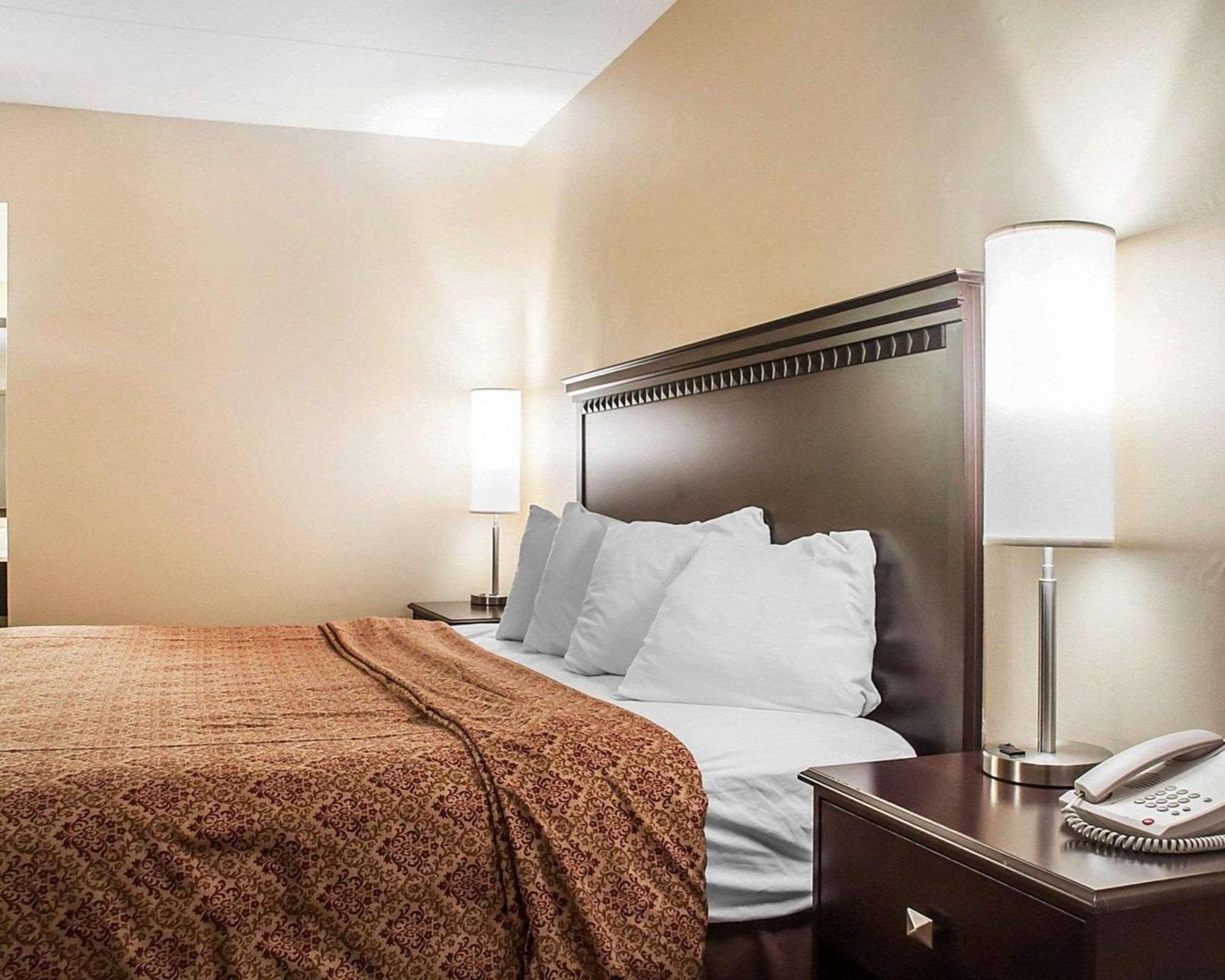 Econo Lodge Elmira-Corning Fisherville Exteriör bild