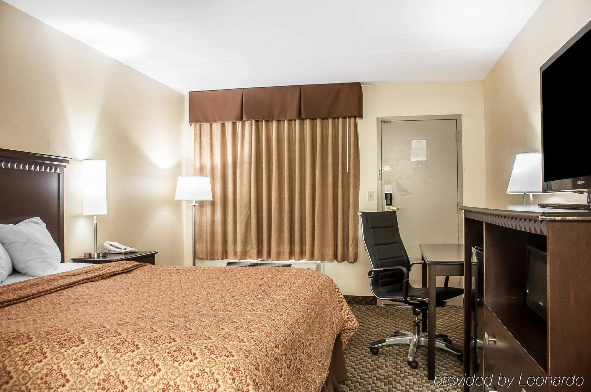 Econo Lodge Elmira-Corning Fisherville Exteriör bild