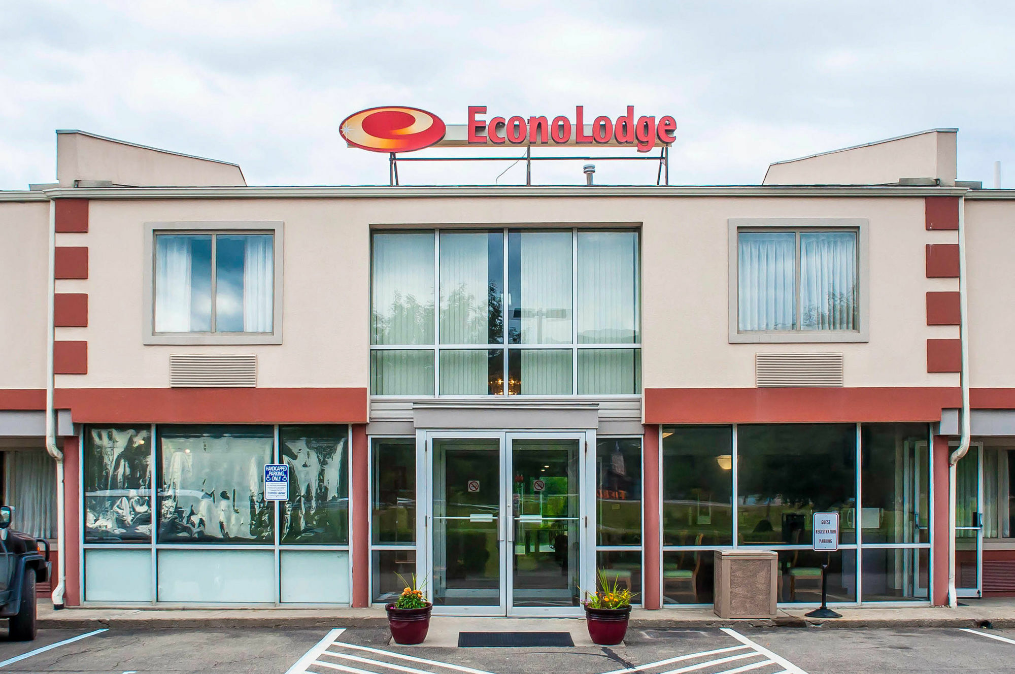 Econo Lodge Elmira-Corning Fisherville Exteriör bild